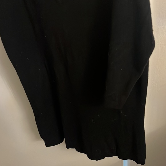 SALE!!! LE CHATEAU FITTED SWEATER 5/25!! 🔥🔥🔥 - Picture 5 of 9